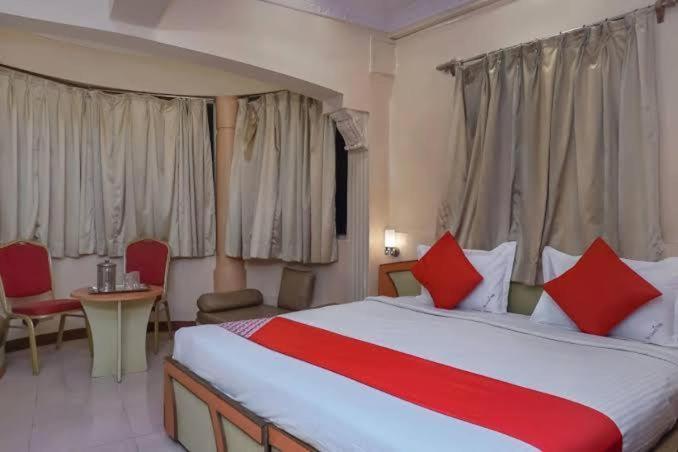 Hotel Tushar Pune Exterior foto