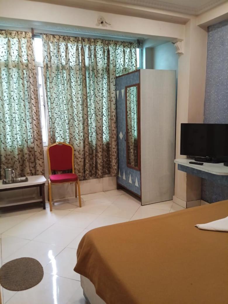 Hotel Tushar Pune Exterior foto