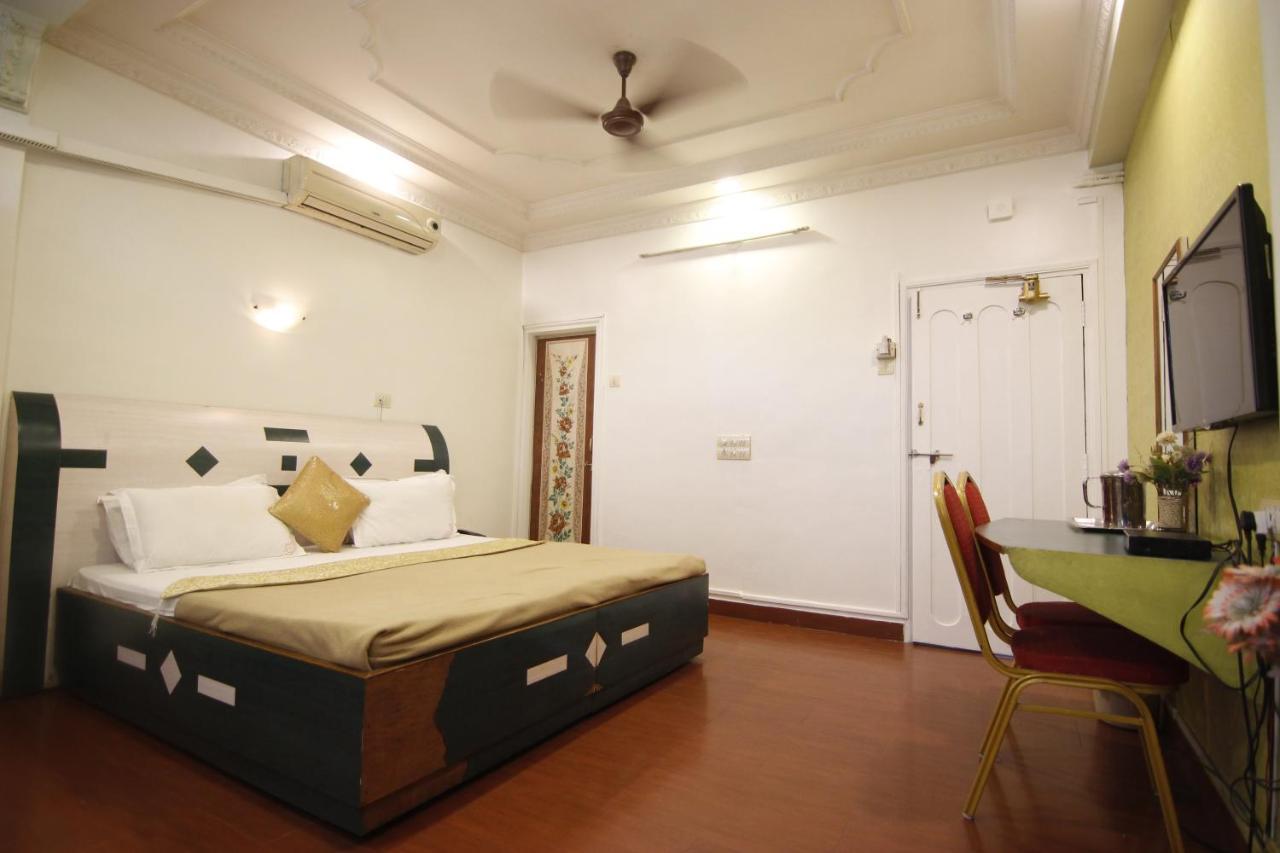 Hotel Tushar Pune Exterior foto